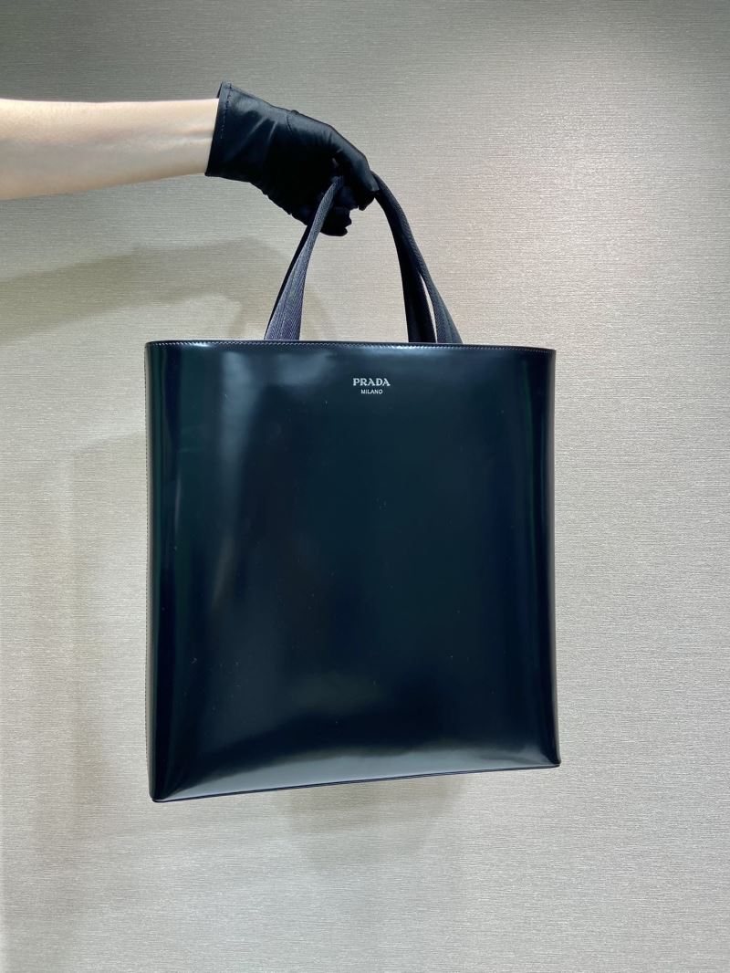 Pra*a top handle bags